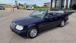 MERCEDES-BENZ E 200 usata 29