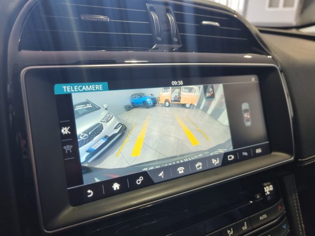 JAGUAR F-Pace usata, con Fari Xenon