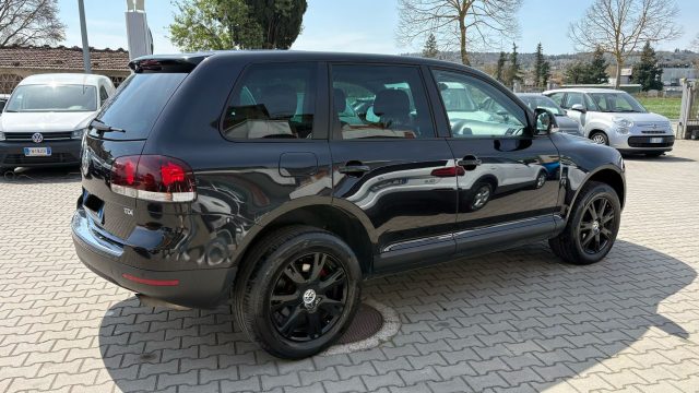 VOLKSWAGEN Touareg usata, con Airbag
