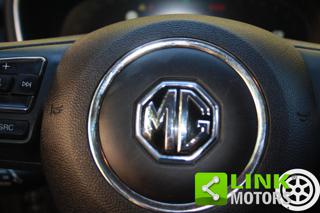 MG HS usata, con Specchietto retrovisore con funzione antiabbagliamento