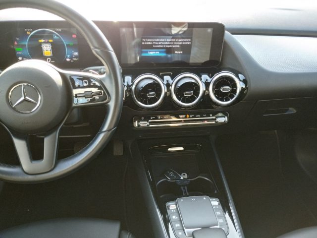 MERCEDES-BENZ GLA 250 usata, con Leve al volante