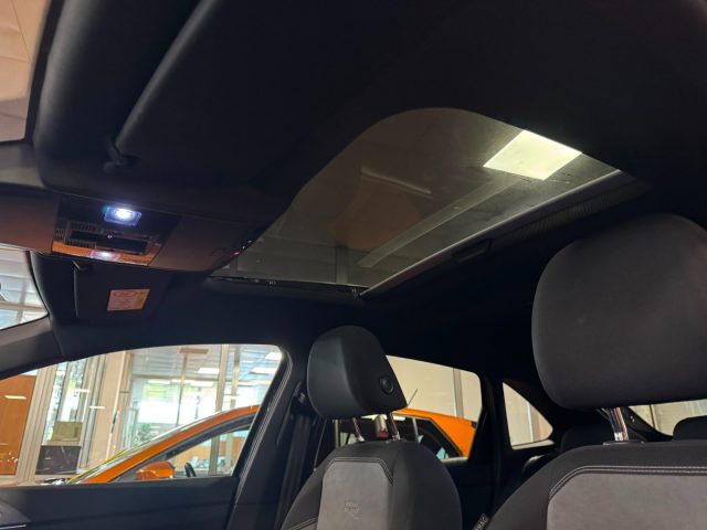 VOLKSWAGEN Taigo usata, con Fari LED