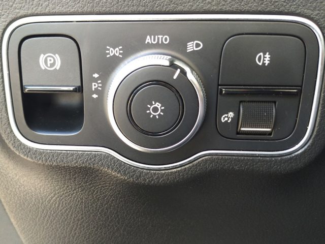 MERCEDES-BENZ GLA 250 usata, con Climatizzatore