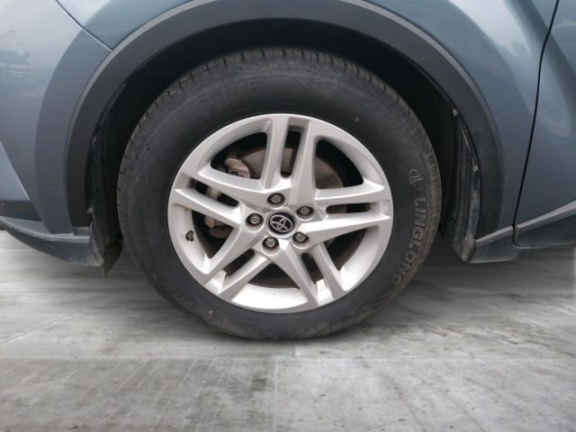 TOYOTA C-HR usata, con Autoradio digitale