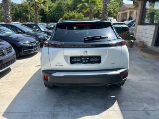 PEUGEOT 2008 usata, con Autoradio