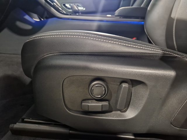 LAND ROVER Range Rover Velar usata, con Sedile posteriore sdoppiato