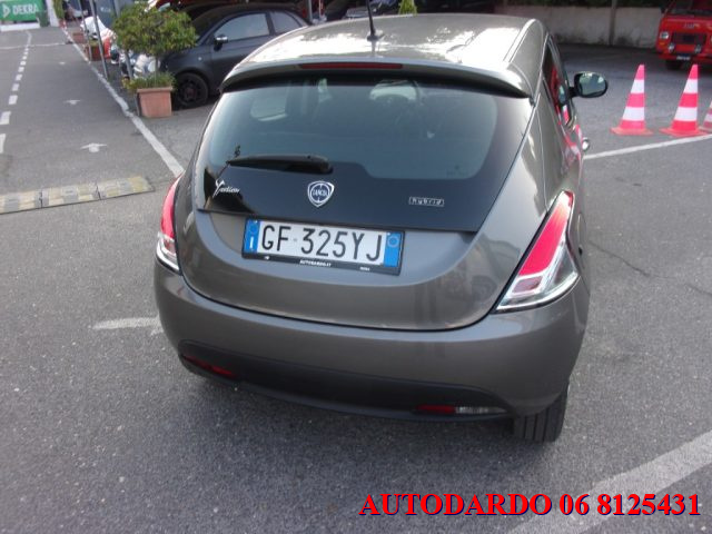 LANCIA Ypsilon usata, con ESP