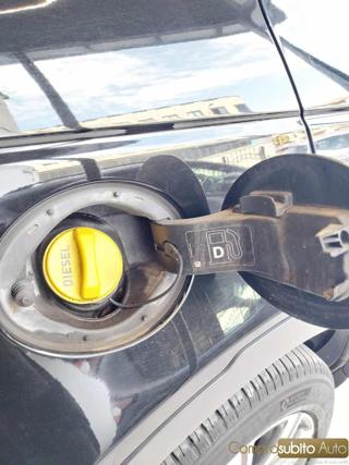 LAND ROVER Discovery Sport usata, con Sedile posteriore sdoppiato