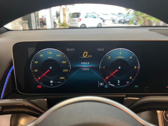MERCEDES-BENZ GLB 200 usata, con Controllo trazione