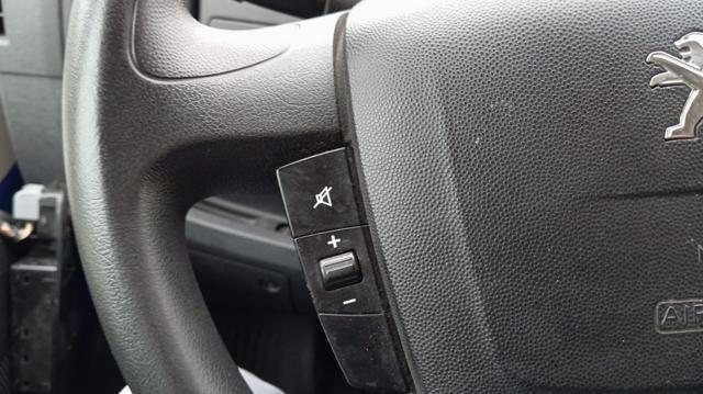PEUGEOT Boxer usata, con Bluetooth