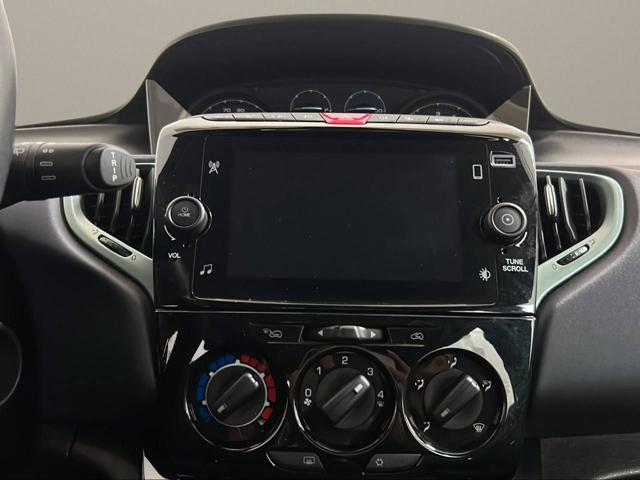 LANCIA Ypsilon usata, con USB