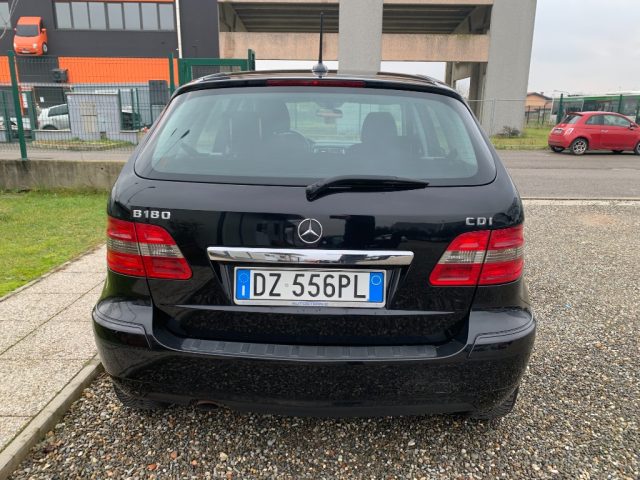 MERCEDES-BENZ B 180 usata, con Autoradio