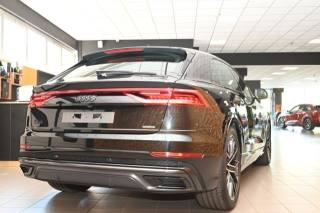 AUDI Q8 usata 160