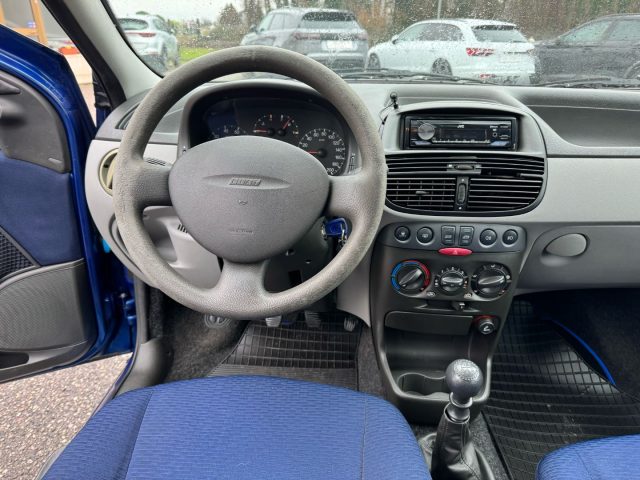 FIAT Punto usata 12