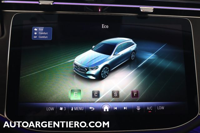 MERCEDES-BENZ E 220 usata, con Autoradio digitale