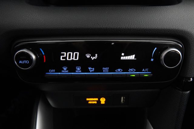 TOYOTA Yaris usata 13