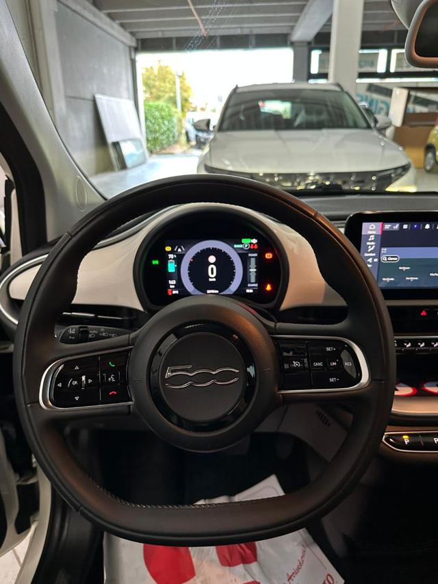 FIAT 500e usata, con Park Distance Control