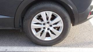 PEUGEOT 3008 usata, con Leve al volante