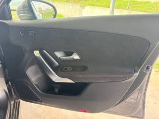 MERCEDES-BENZ A 180 usata, con Leve al volante