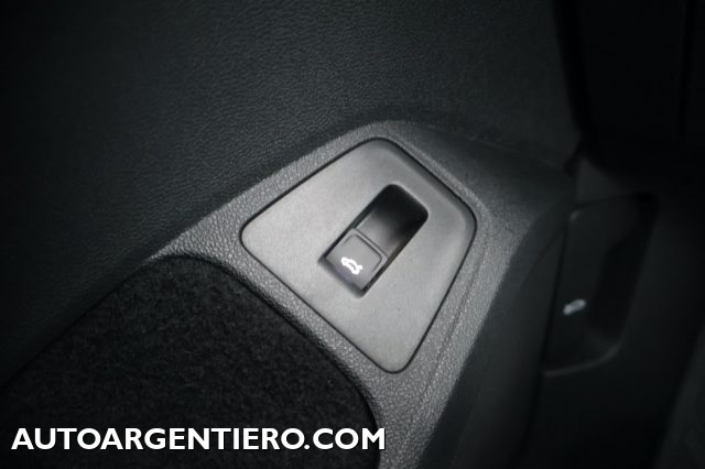 VOLKSWAGEN Tiguan usata, con Fari LED