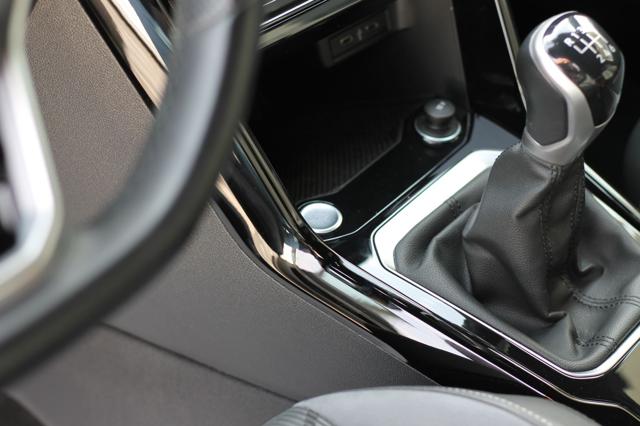 VOLKSWAGEN T-Roc usata, con Sedile posteriore sdoppiato