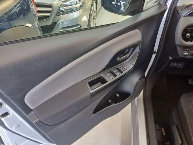 TOYOTA Yaris usata, con Isofix