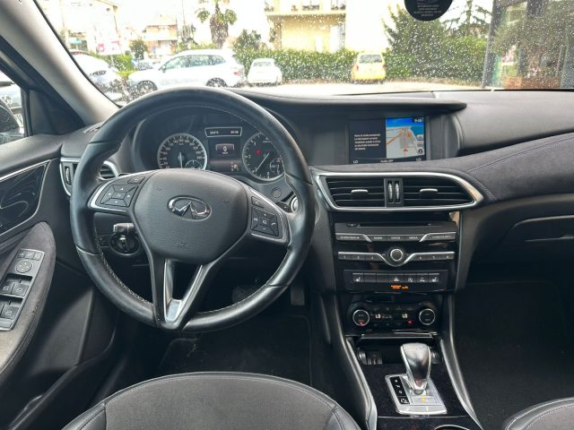 INFINITI Q30 usata, con Cerchi in lega