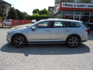 VOLKSWAGEN Passat Alltrack usata, con Airbag