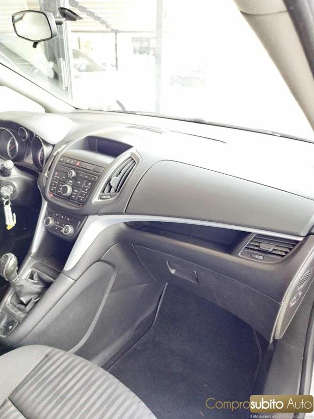 OPEL Zafira Tourer usata, con Specchietti laterali elettrici