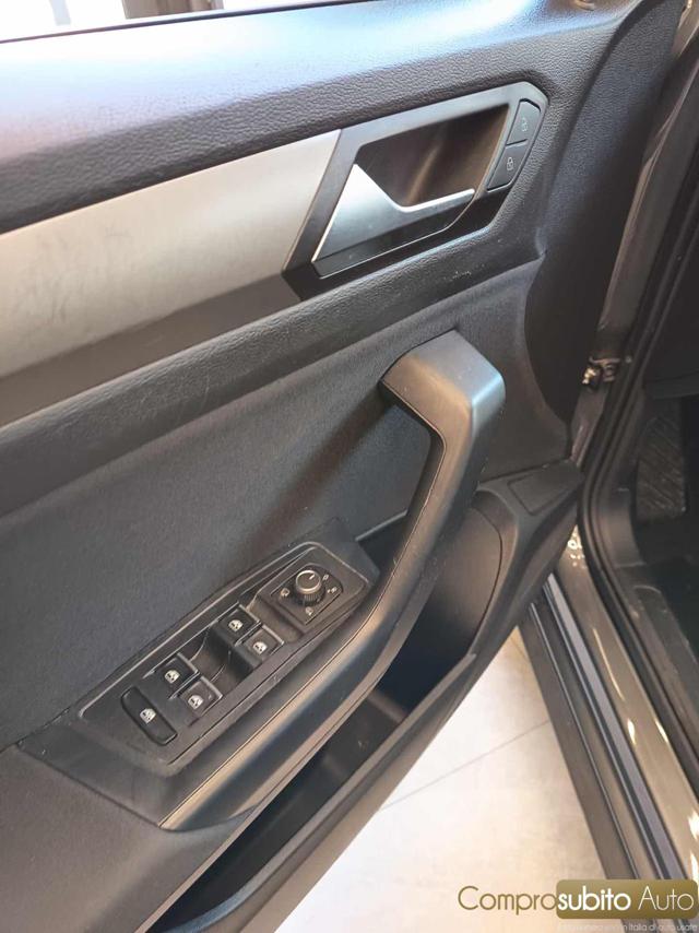 VOLKSWAGEN T-Roc usata, con Park Distance Control