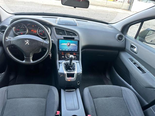PEUGEOT 5008 usata, con Sedile posteriore sdoppiato