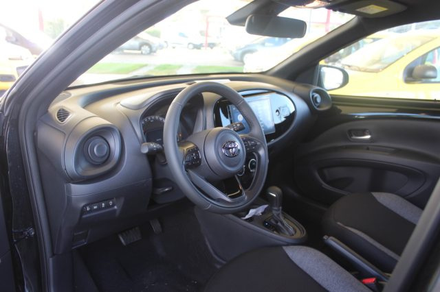 TOYOTA Aygo X usata, con Airbag testa