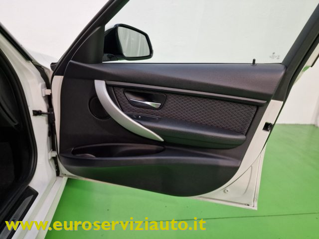 BMW 318 usata, con Fari bi-xeno