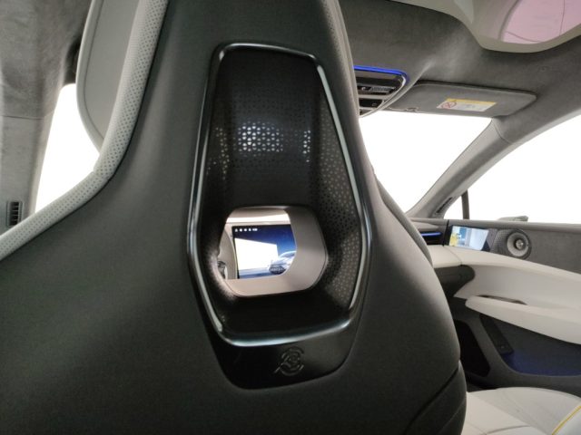 LOTUS Emeya usata, con Luci diurne