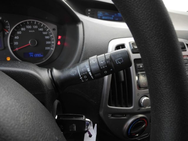 HYUNDAI i20 usata, con Pneumatici da neve