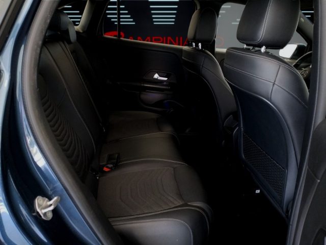 MERCEDES-BENZ GLA 180 usata 17