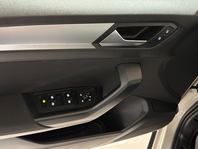 VOLKSWAGEN T-Roc usata, con Touch screen