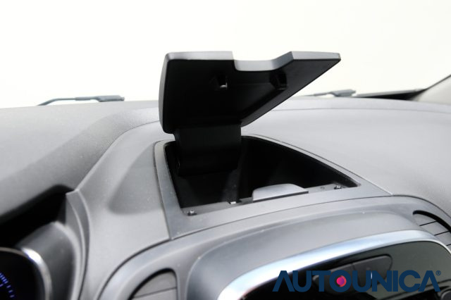 RENAULT Captur usata, con Sensori di parcheggio anteriori