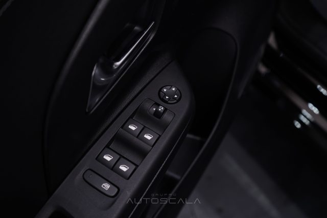 OPEL Corsa usata, con Cruise Control