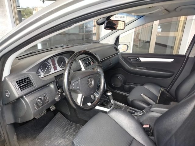 MERCEDES-BENZ B 180 usata, con Autoradio