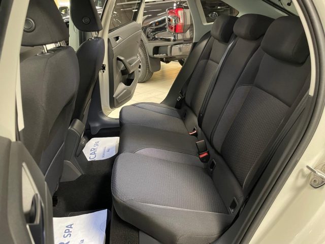 VOLKSWAGEN Taigo usata, con Fari LED