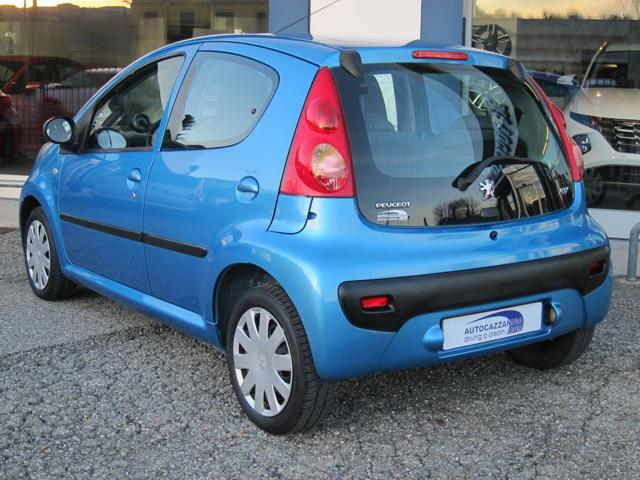 PEUGEOT 107 usata, con USB
