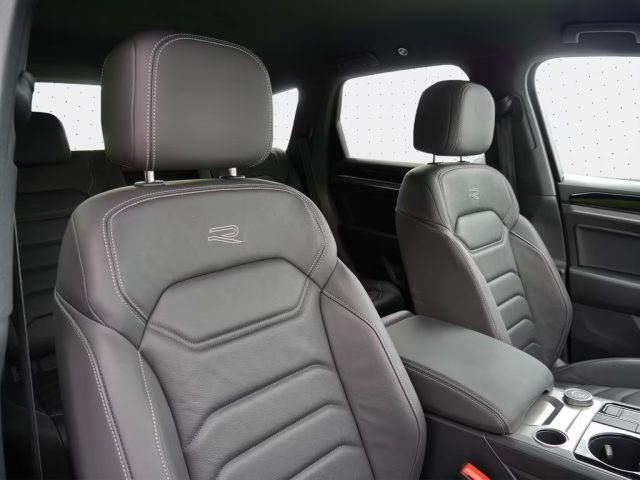 VOLKSWAGEN Touareg usata, con ESP