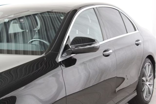 MERCEDES-BENZ E 220 usata, con Autoradio