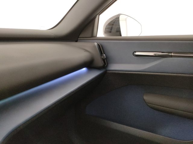 VOLVO EX30 usata, con Autoradio digitale