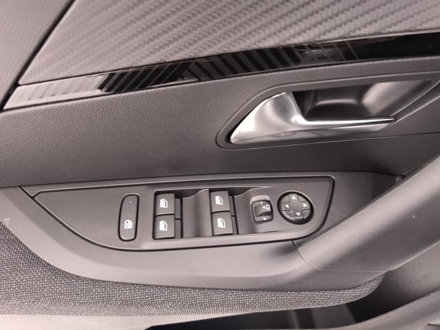 PEUGEOT 2008 usata, con Luci diurne LED