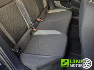 VOLKSWAGEN Taigo usata 36