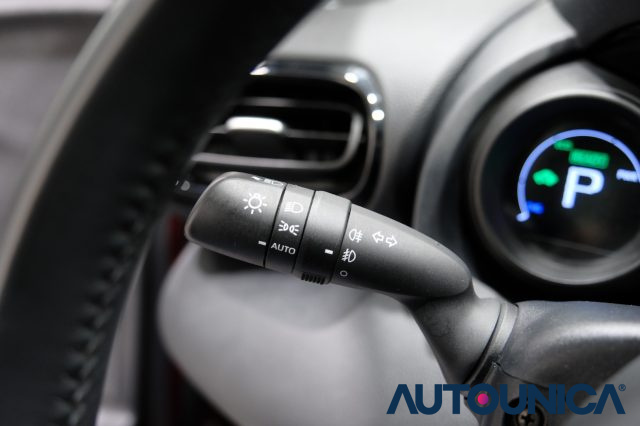 TOYOTA Yaris usata, con Autoradio digitale