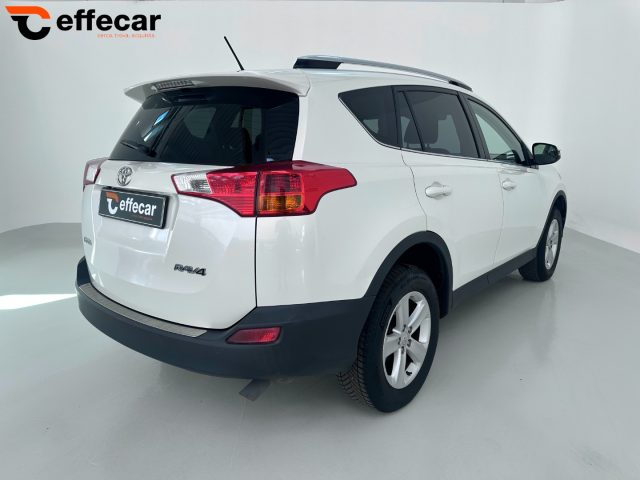TOYOTA RAV 4 usata, con Autoradio