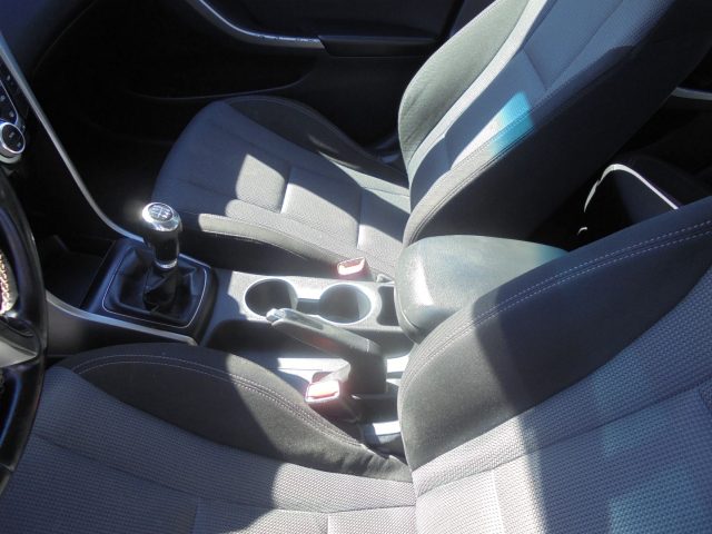 HYUNDAI i30 usata 21